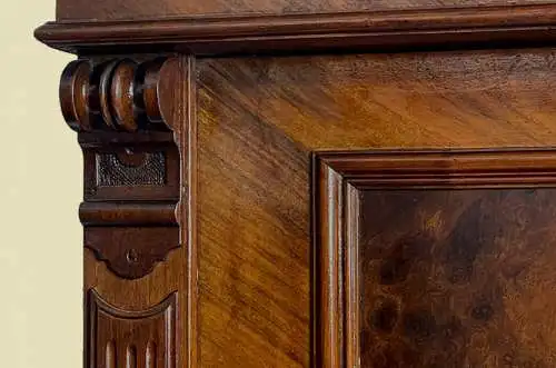 1880er Kleiderschrank ANTIK Gründerzeit Nußbaum Schrank von 1880