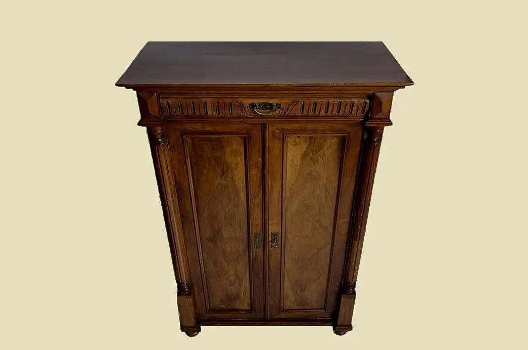 1880er Vertiko Gründerzeit ANTIK Nußbaum Kommode Schrank von 1880 3
