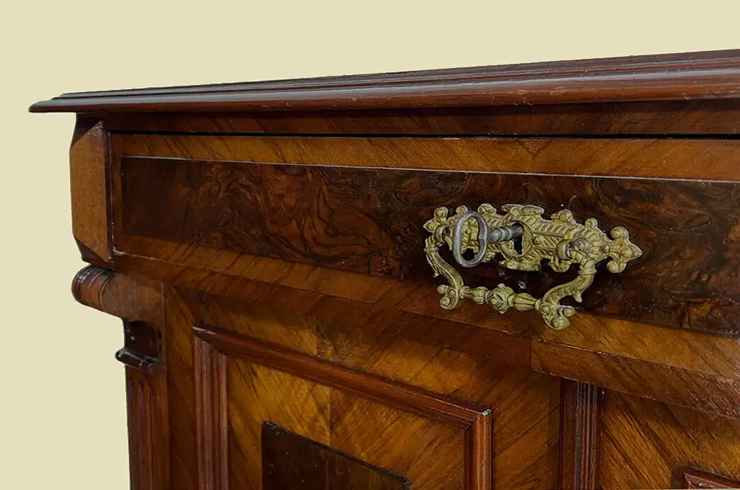 1880er Vertiko Gründerzeit ANTIK Nußbaum Kommode Schrank von 1880 9