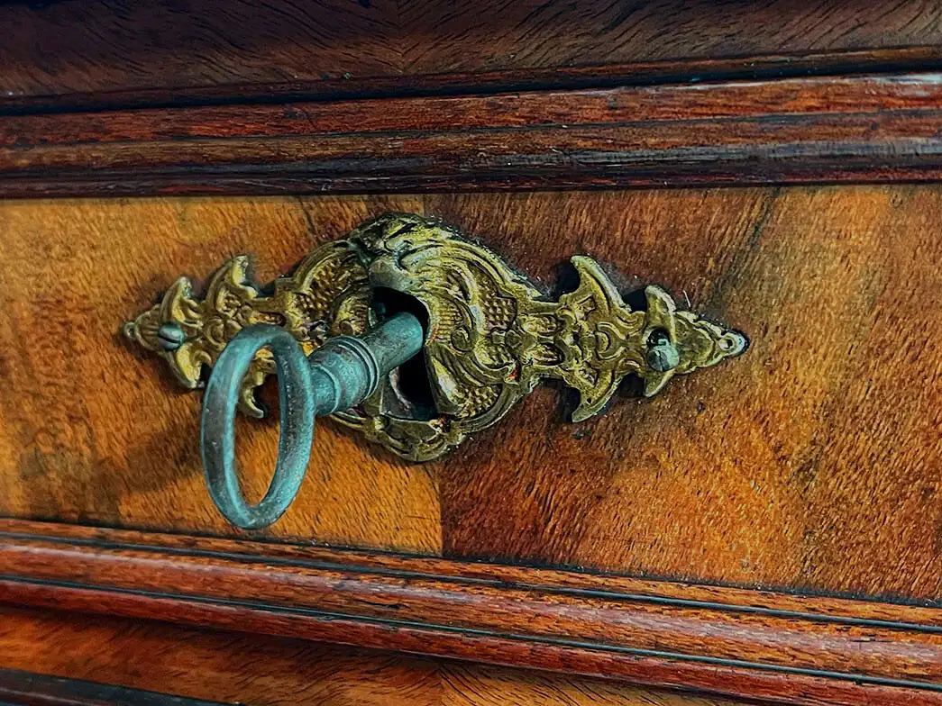 1880er Vertiko Gründerzeit ANTIK Nußbaum Kommode Schrank von 1880 11