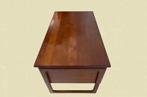 60er Vintage Dyrlund Dänischer Teak Schreibtisch mit Buchablage von 1960