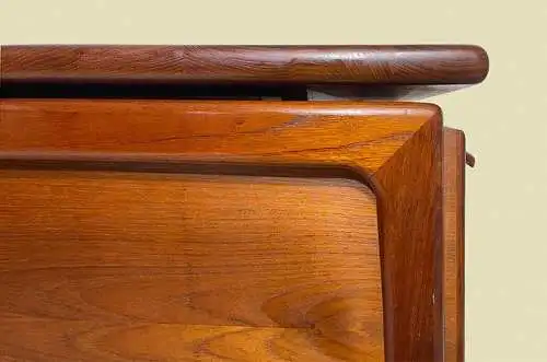 60er Vintage Dyrlund Dänischer Teak Schreibtisch mit Buchablage von 1960