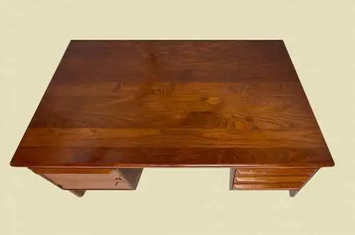 60er Vintage Dyrlund Dänischer Teak Schreibtisch mit Buchablage von 1960