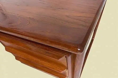 60er Vintage Dyrlund Dänischer Teak Schreibtisch mit Buchablage von 1960
