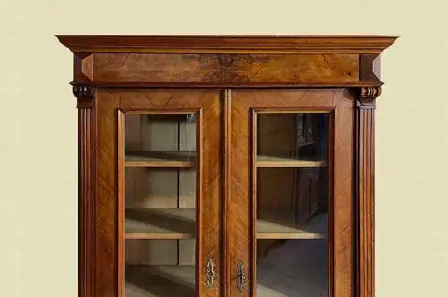 1880er Vitrine ANTIK Gründerzeit Nußbaum Bücherschrank Schrank von 1880