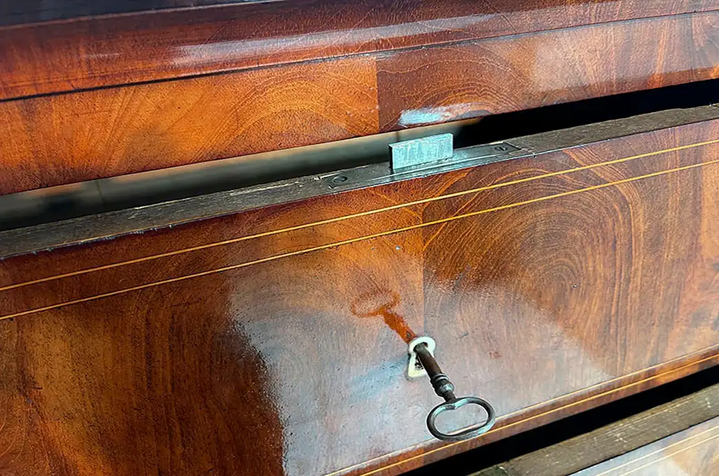 Handpolierte Empire Biedermeier Mahagoni Kommode Herrenkommode von 1820 7