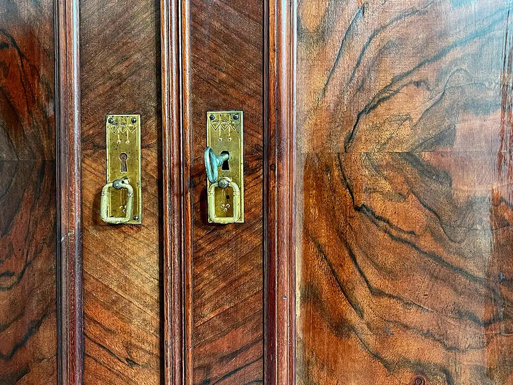 1880er Kleiderschrank ANTIK Gründerzeit Nußbaum Säulen Schrank von 1880 13