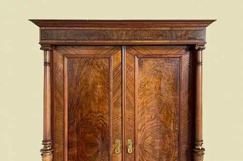 1880er Kleiderschrank ANTIK Gründerzeit Nußbaum Säulen Schrank von 1880