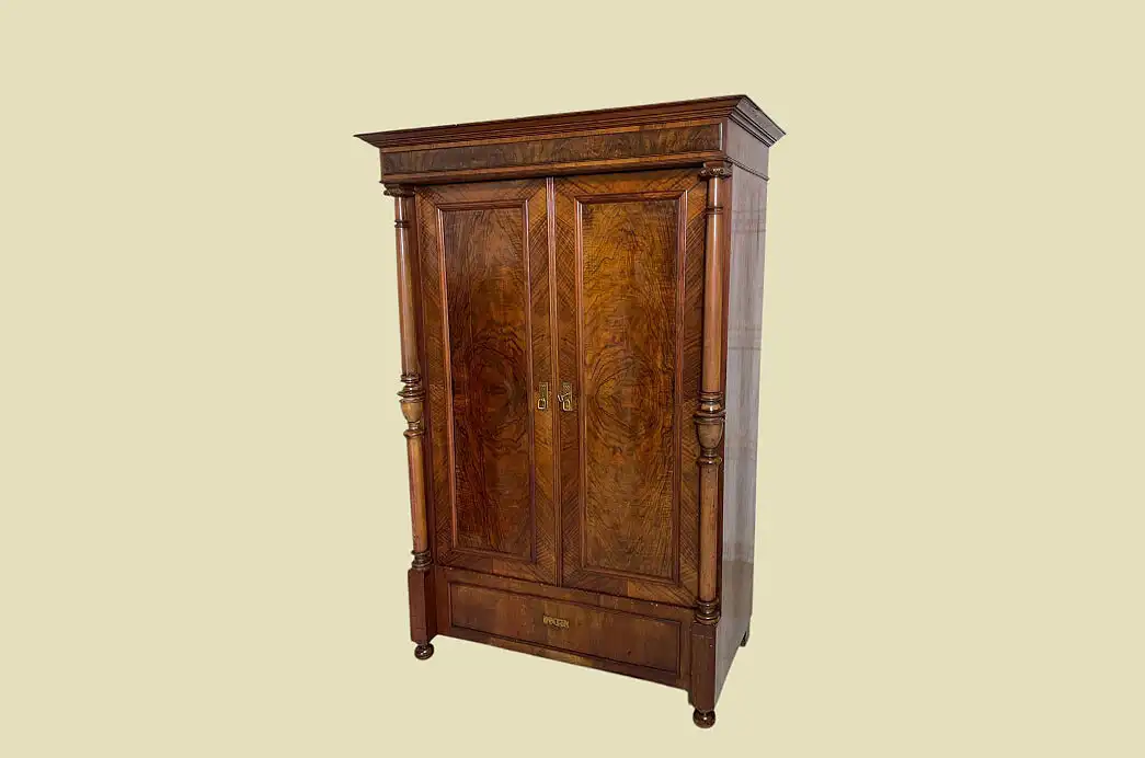 1880er Kleiderschrank ANTIK Gründerzeit Nußbaum Säulen Schrank von 1880 2