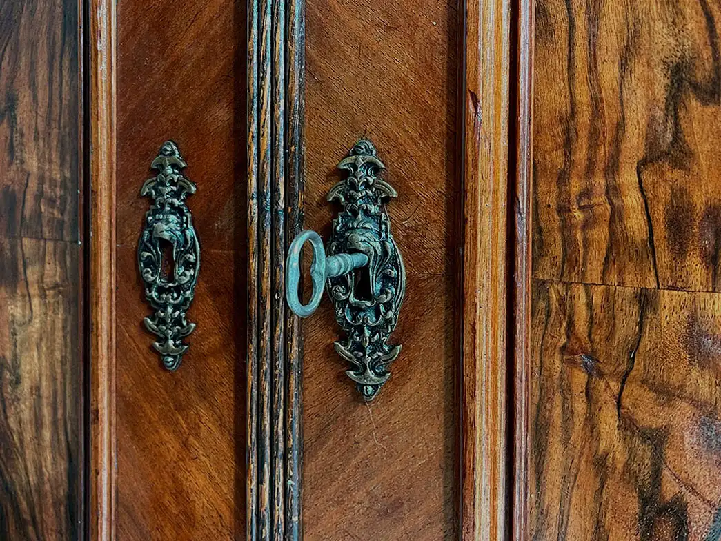 1880er Vertiko Gründerzeit ANTIK Nußbaum Kommode Schrank von 1880 15