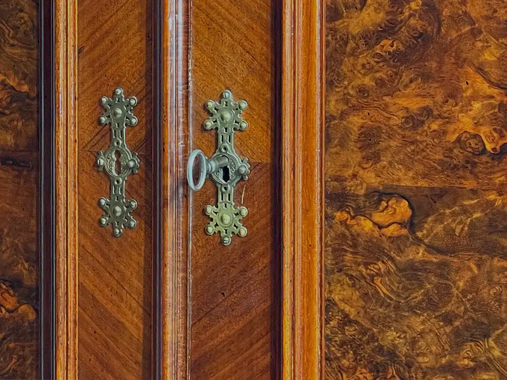 1880er Kleiderschrank ANTIK Gründerzeit Nußbaum Schrank von 1880 13