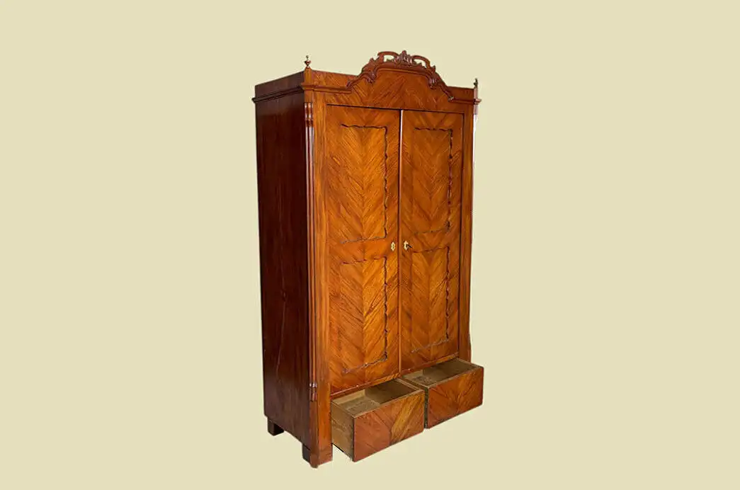 1820er ANTIK Biedermeier Esche Schubladen Wäsche Kleider Schrank von 1820 2