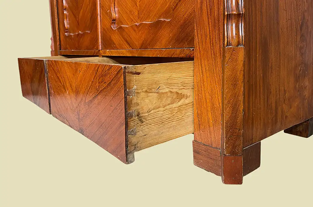 1820er ANTIK Biedermeier Esche Schubladen Wäsche Kleider Schrank von 1820 4