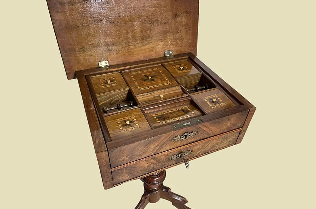 1880er Nähtisch ANTIK Gründerzeit Nußbaum Tisch Beistelltisch von 1880 4