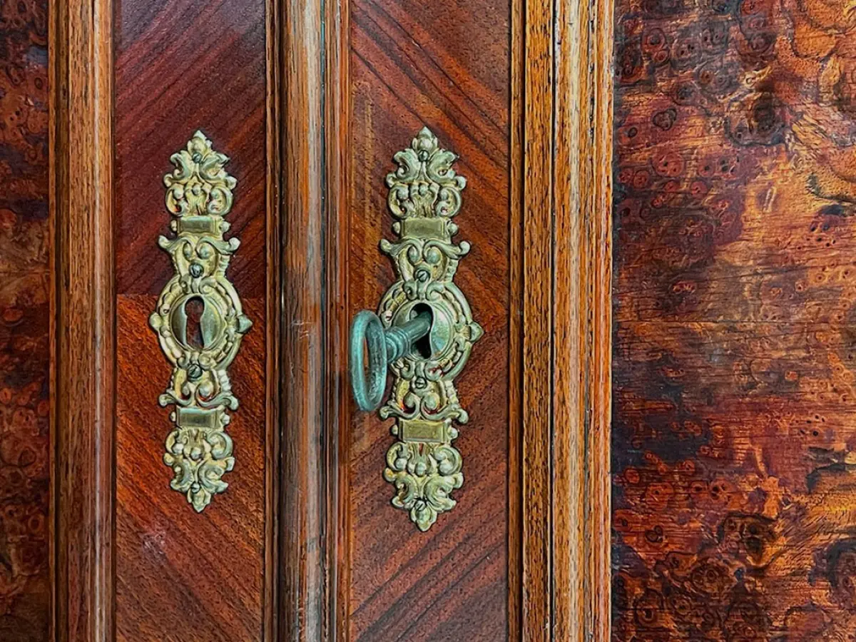 1880er Kleiderschrank ANTIK Gründerzeit Nußbaum Säulen Schrank von 1880 16