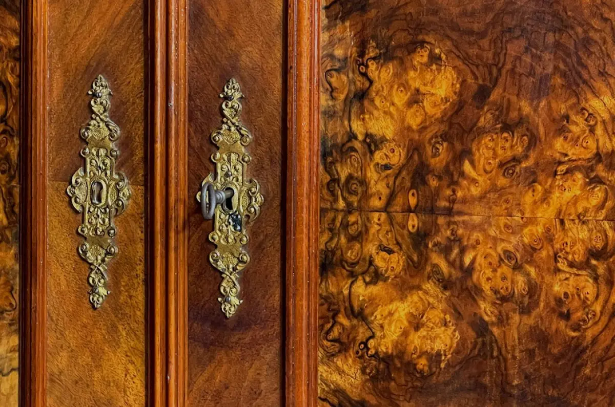 1880er Kleiderschrank ANTIK Gründerzeit Nußbaum Säulen Schrank von 1880 15