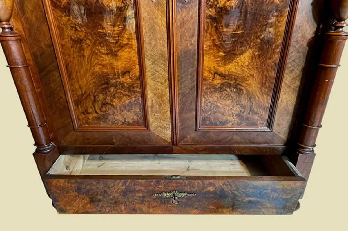 1880er Kleiderschrank ANTIK Gründerzeit Nußbaum Säulen Schrank von 1880 4