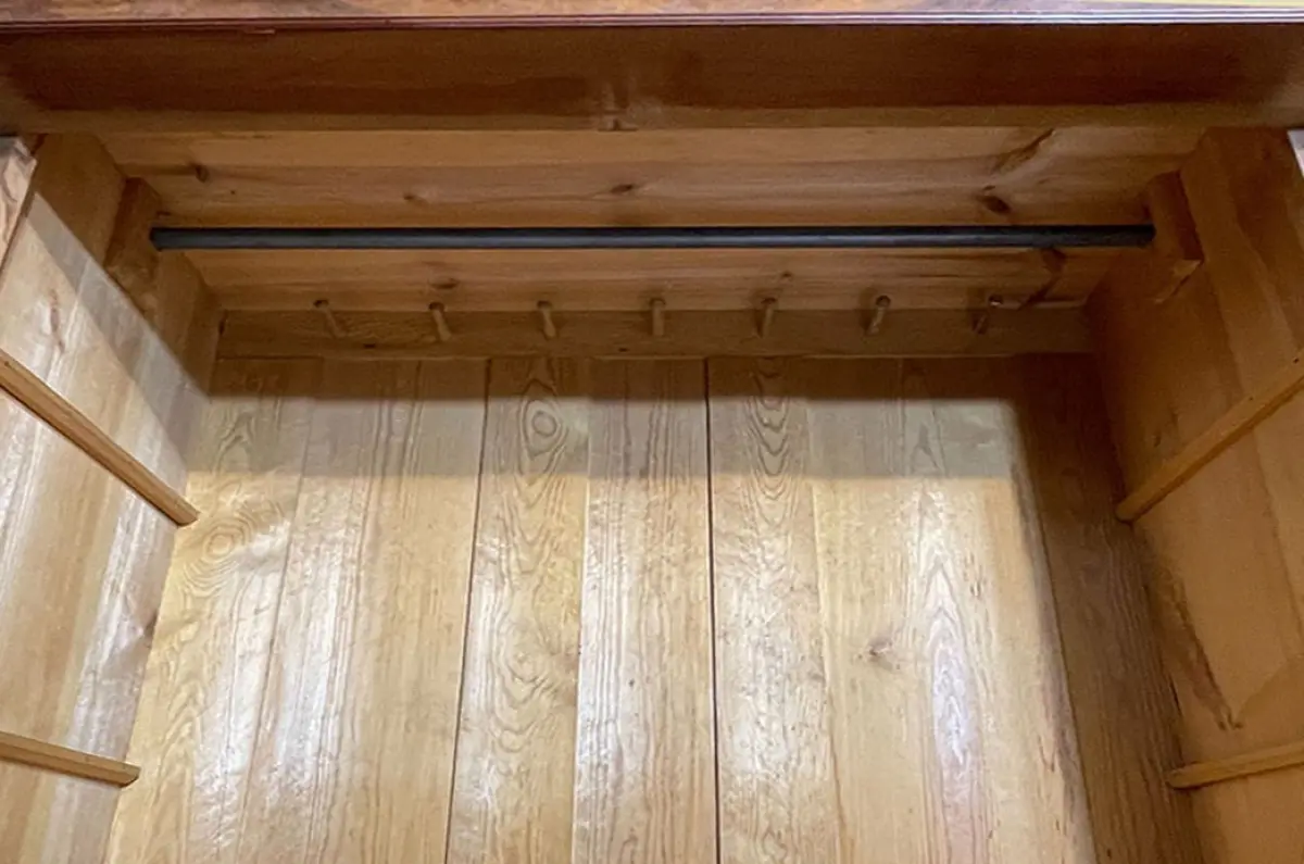 1880er Kleiderschrank ANTIK Gründerzeit Nußbaum Säulen Schrank von 1880 8
