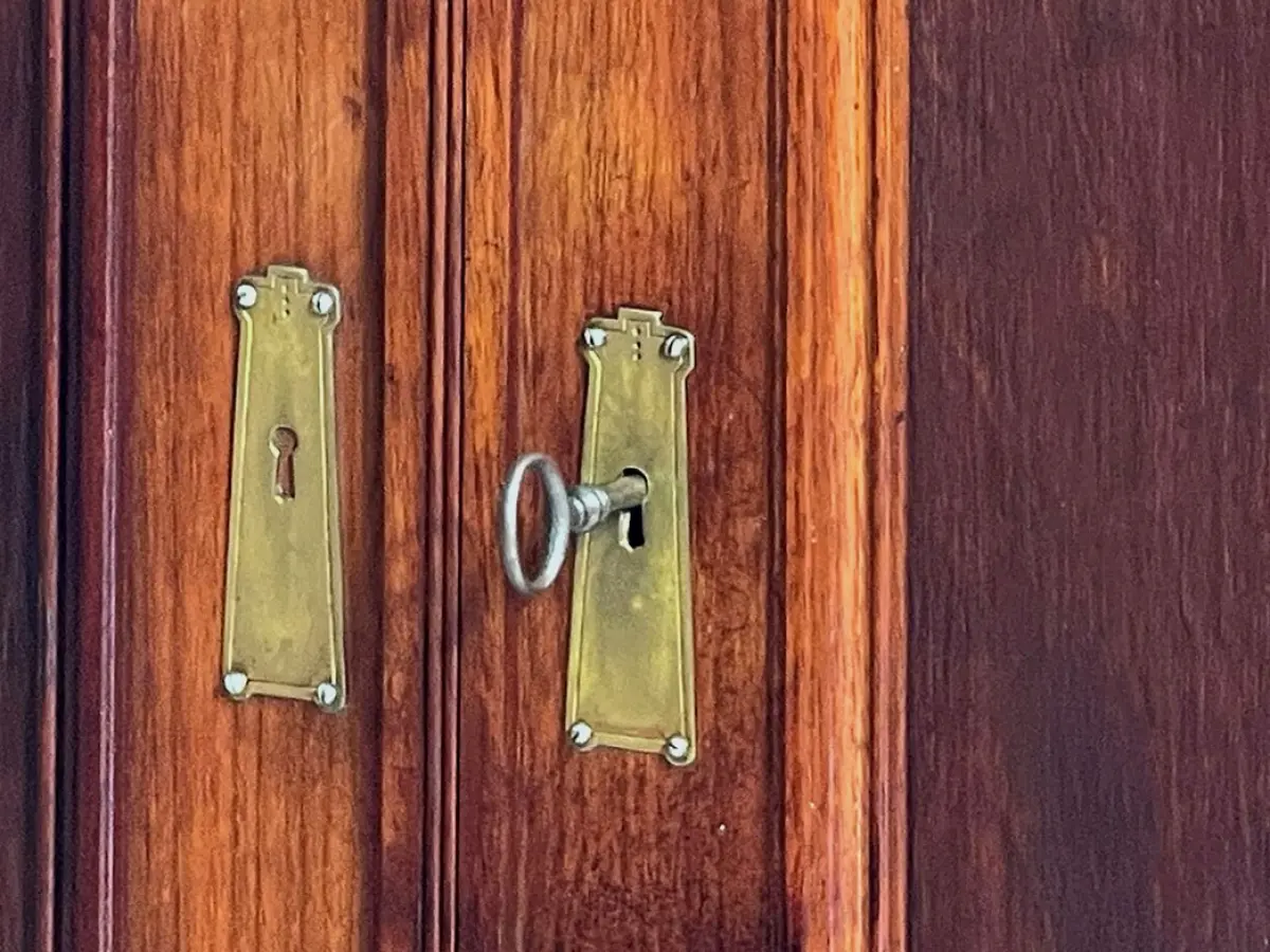 1920er Vertiko ANTIK Jugendstil Nußbaum Kommode Schrank von 1920 14