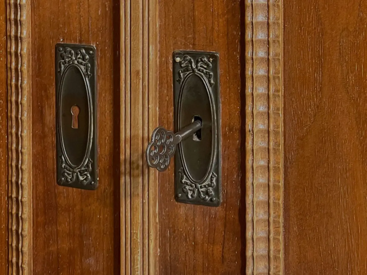 1920er Kleiderschrank ANTIK Jugendstil Nußbaum Schrank von 1920 13