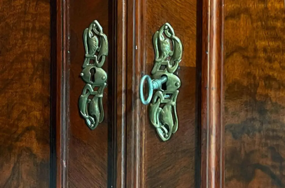 1880er Kommode ANTIK Gründerzeit VINTAGE Nußbaum Halbschrank Schrank von 1880 12