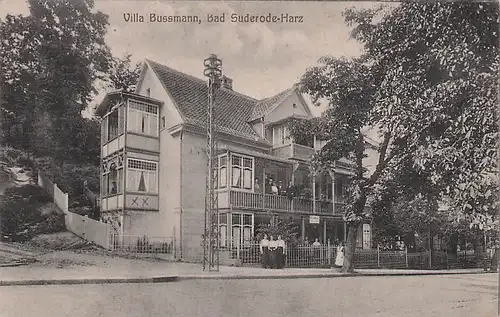 alte orig. AK Bad Suderode Harz b Quedlinburg Frauen an der Villa Bussmann 1927 Vorkrieg