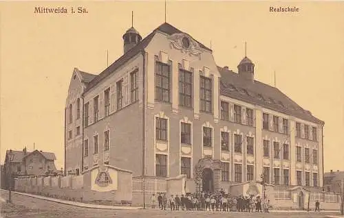 alte orig. AK Mittweida Kinder vor der Realschule Nahaufnahme Vorkrieg