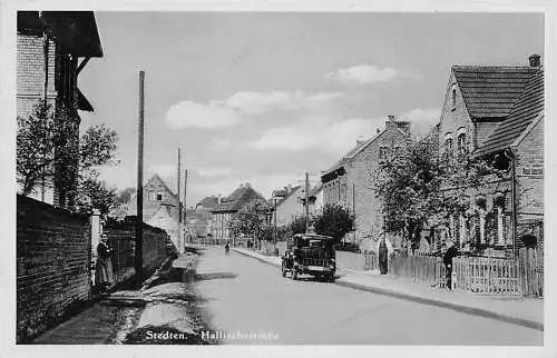 alte orig. AK Stedten b Röblingen Amsdorf Schraplau Gerbstedt Mansfeld Hallischestrasse mit Auto u. Laden Drogerie Paul Idaschek Vorkrieg