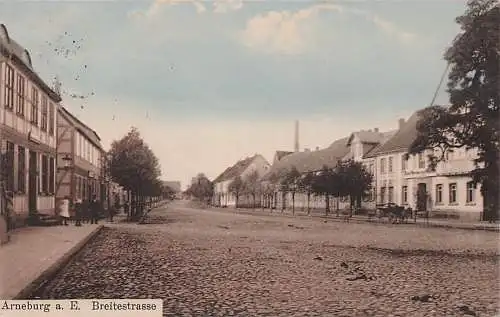 alte orig. AK Arneburg a. Elbe b Osterburg Goldbeck Stendal Breitestrasse Häuser 1915 Vorkrieg