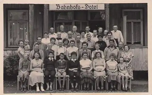 altes orig. Foto Benneckenstein Harz Einwohner Verein am Bahnhofs- Hotel Bahnhofstrasse Echt Photo-AK Foto- Haase Benneckenstein ca. 50er Jahre