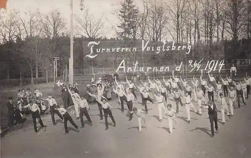 alte orig. AK Voigtsberg b Oelsnitz Vogtland Plauen Theuma Tirpersdorf Turnverein Sportverein Anturnen im April Echt Photo-AK 1914 Vorkrieg