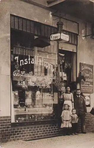 alte orig. AK Berlin Prenzlauer Berg b Pankow Weißensee Schlosserei Laden Wirtschaftsartikel Wilhelm Vogel Raumerstrasse Nr. 30 Echt Photo-AK Vorkrieg