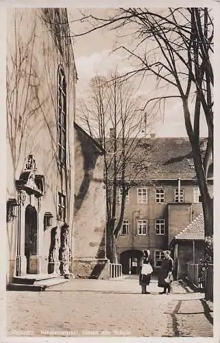 alte orig. AK Pulsnitz b Radeberg Dresden Pirna Arnsdorf Ottendorf- Okrilla Frauen im Kirchenwinkel Strassenszene 1935 Vorkrieg