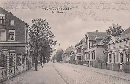 alte orig. AK Neuhaldensleben Haldensleben Börde b Magdeburg Erxleben Wolmirstedt Calvörde Gardelegen Bahnhofstrasse Häuser 1908 Vorkrieg