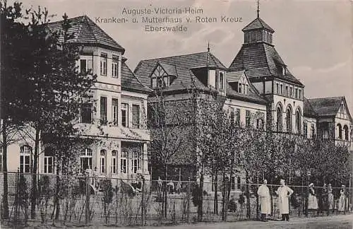 alte orig. AK Eberswalde Brandenburg Am Auguste Victoria Heim Krankenhaus Rotes Kreuz Angestellte 1924 Vorkrieg