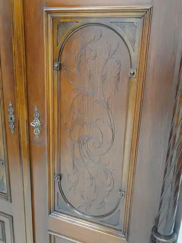 5175D-Historismuskasten-Schrank-Kasten-Kleiderkasten-altdeutscher Schrank
