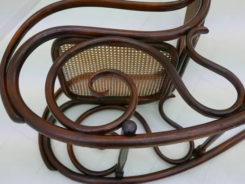 4975D-THONET Schaukelstuhl-Bugholz-ORIGINAL THONET-Kinder Schaukelstuhl-Wippstuh 9