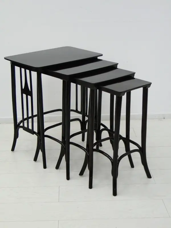 3937-THONET-Beistelltische-4er Satz-Bugholz-Tisch-4Satz Beistelltische-Bugholzti 0