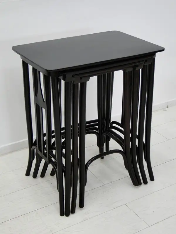 3937-THONET-Beistelltische-4er Satz-Bugholz-Tisch-4Satz Beistelltische-Bugholzti 1