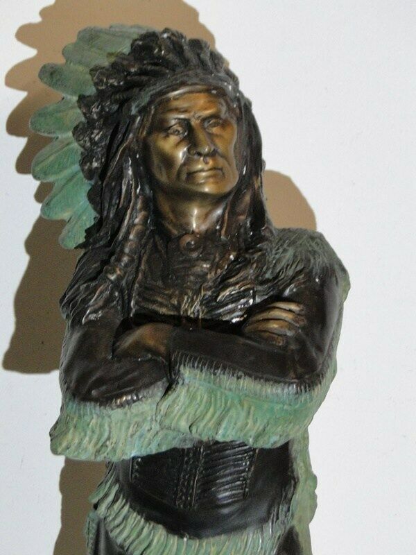 5929-Bronzefigur-Indianer-Figur-Dekorstück-stehender Indianerhäuptling-Statue- 4