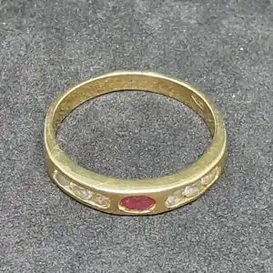 Goldring mit Rubin und Diamanten - 14 Karat - Gelbgold - 585 Echtgold - Damenring