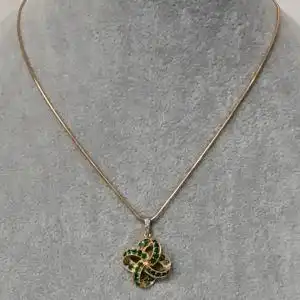 Goldkette mit Anhänger - 14 Karat - 585 Echtgold - Halskette - Kette mit Smaragde &amp; Diamanten