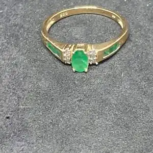Goldring mit Diamanten und Smaragden - 14 Karat - 585 Echtgold - Ring - Goldring