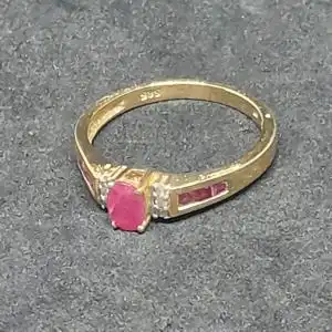 Goldring mit Rubinen und Diamanten - 14 Karat - 585 Echtgold - Ring - Goldring