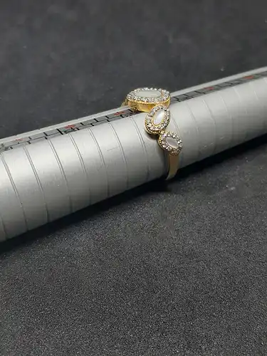 Goldring mit Diamanten und Mondsteinen - 14 Karat - 585 Echtgold - Ring