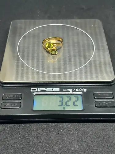 Goldring mit 2 Peridot Steinen - 9 Karat - 375 Echtgold - Ring