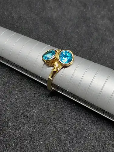 Goldring mit 2 blauen Topas - 9 Karat - 375 Echtgold - Ring