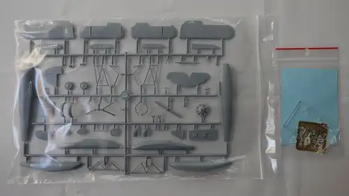 Valom Yokosuka K5Y2 Willow-1:72-72049-Modellflieger-OVP-0964