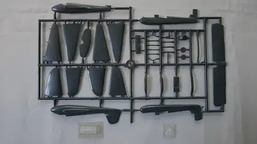 Warlord Blohm &amp; Voss BV 40 u. Stummelhabicht-Doppelbausatz-1:72-48001-Modellflieger-OVP-0901