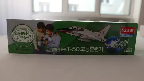 Academy Republic of Korea Air Force T-50 Advanced Trainer-1:72-12519-Bauteile versiegelt-Modellflieger-OVP-0883